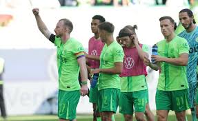 Download Holstein Kiel vs Wolfsburg 0-2 Highlights | Bundesliga